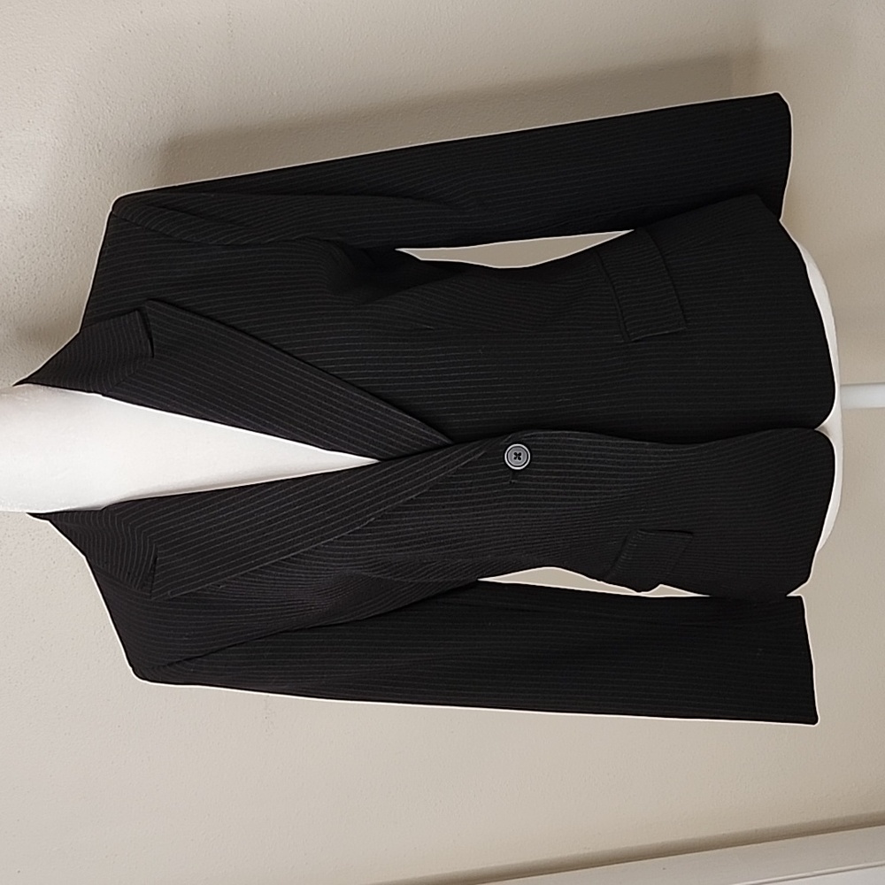 Tahari Fitted Pinstrip Blazer
